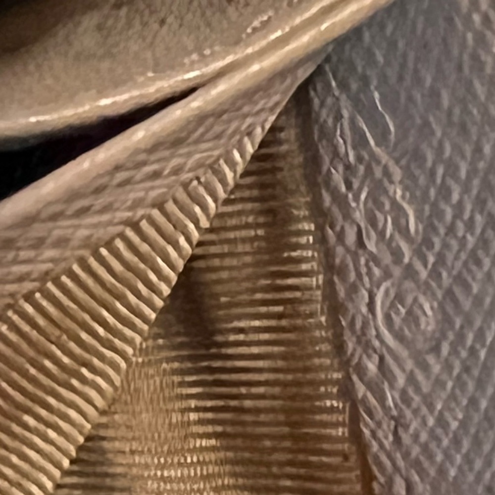 Prada Wallet - Picture 4 of 6